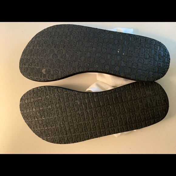 Sanuk Yoga Mat sandals. Size 7 - Picture 3 of 4